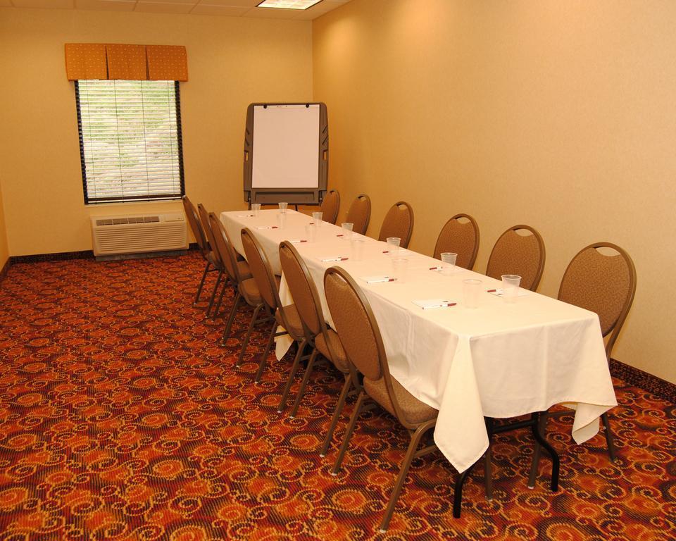 Comfort Suites Алтуна Екстериор снимка
