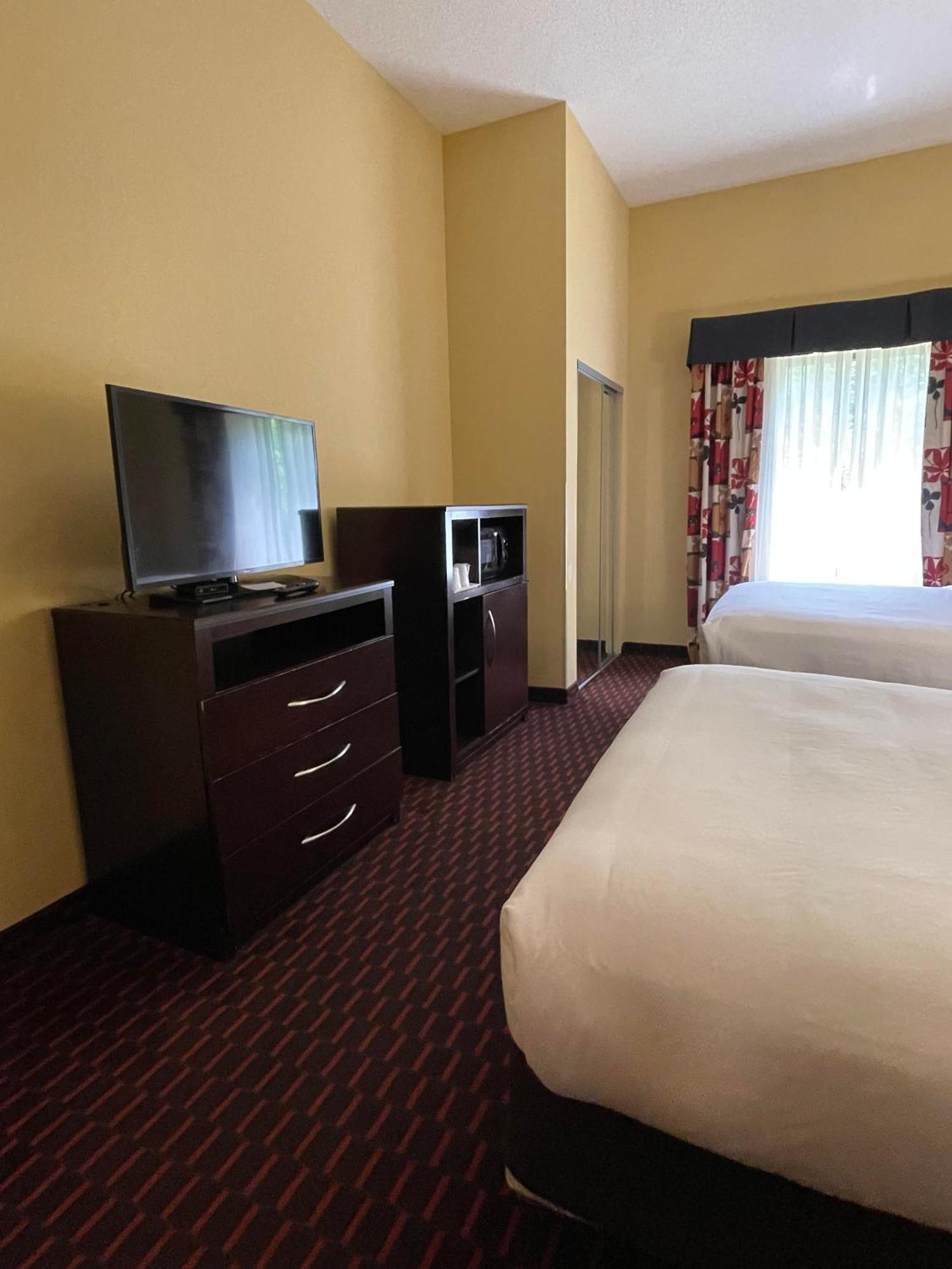 Comfort Suites Алтуна Екстериор снимка