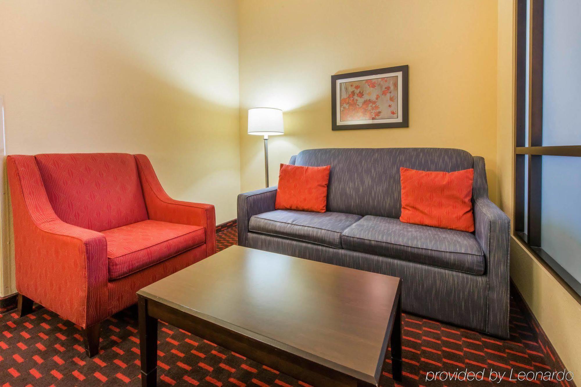 Comfort Suites Алтуна Екстериор снимка